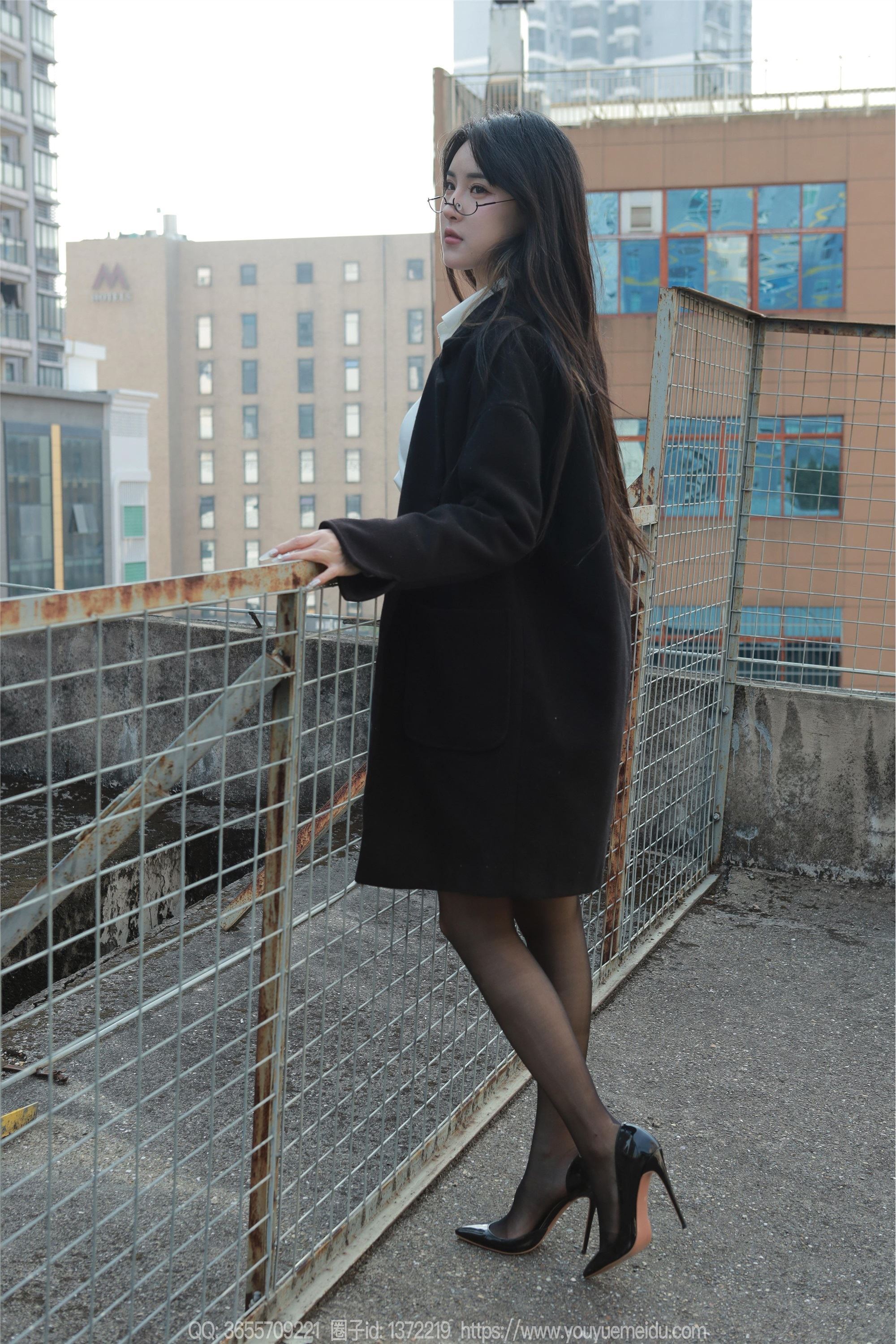 IESS异思趣向  2024.12.22 丝享家 1930 小宝《眼镜美女》